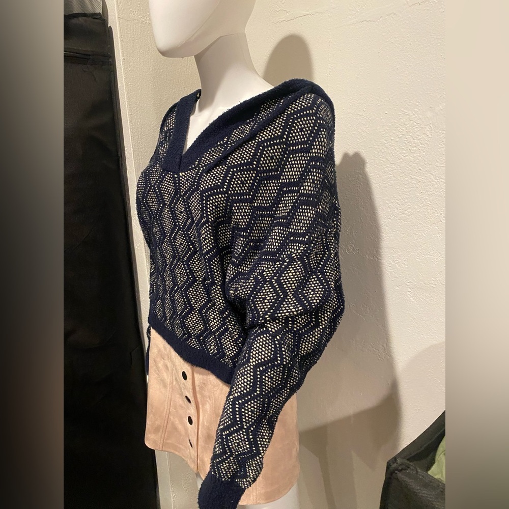 CLOSED Knit sweater size small BRAND NEW - Picture 3 of 13